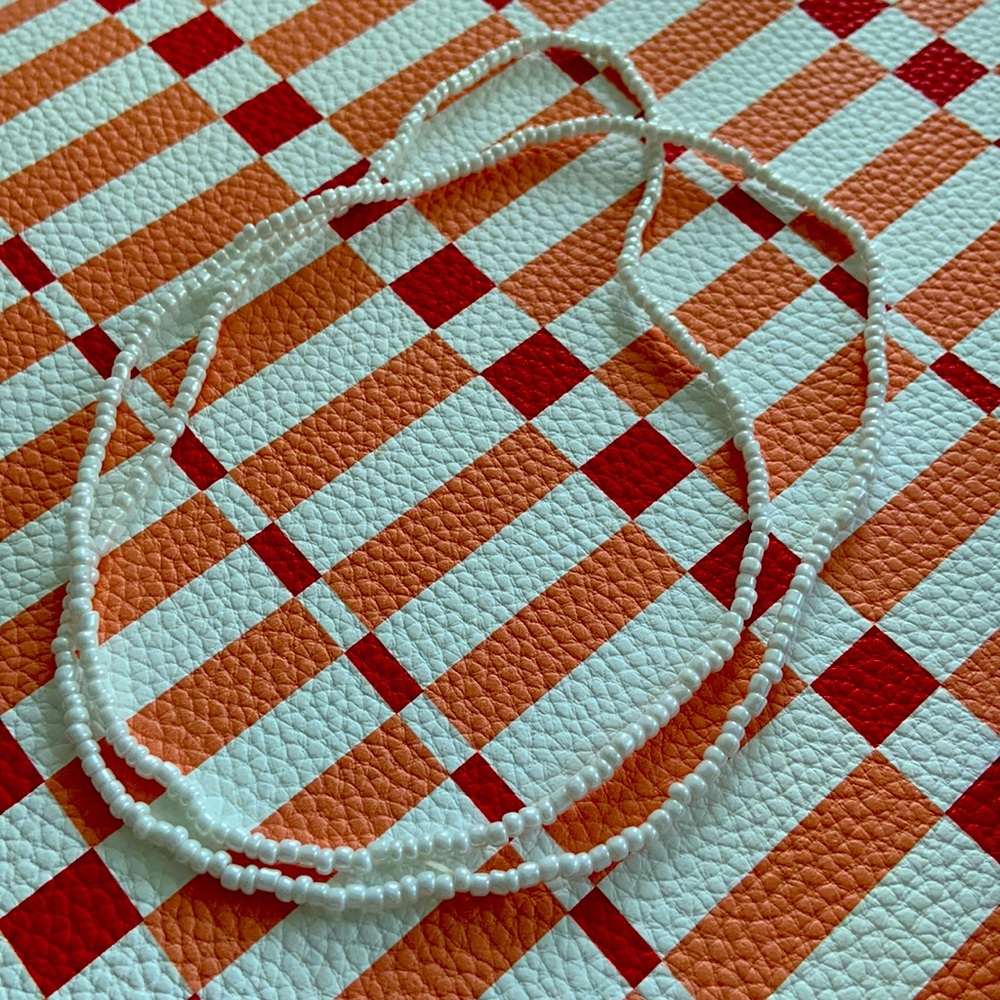 Bead jewelry with white beads